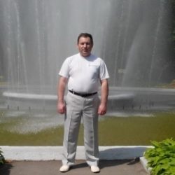 Парень из Москвы. Хочу угостить плохую девочку, волшебными конфетами Парень из Москвы. Хочу угостить плохую девочку, волшебными конфетами