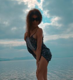 Девушка ищет мужчину для интима, иногда Девушка ищет мужчину для интима, иногда