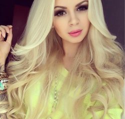 Стройная девушка желает встретиться со взрослым  мужчиной. Стройная девушка желает встретиться со взрослым  мужчиной.